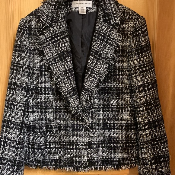 JONES NEW YORK SUIT JACKET - Picture 3 of 9